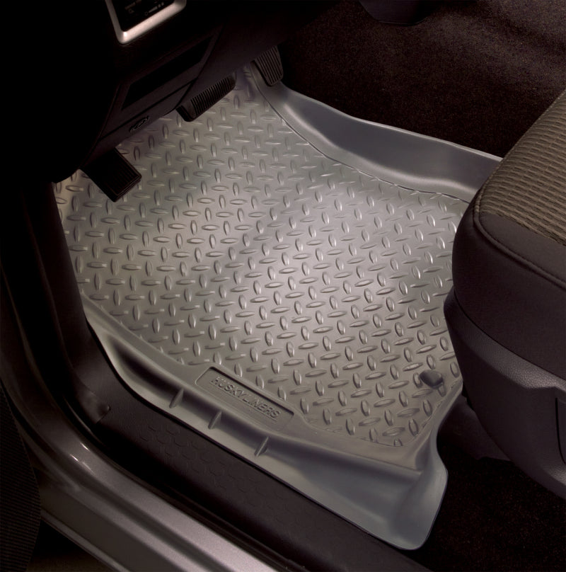 Husky Liners 02-08 GM Trailblazer/Bravada/Envoy/05-08 Saab 9-7X Classic Style Black Floor Liners | husky-liners-02-08-gm-trailblazer-bravada-envoy-05-08-saab-9-7x-classic-style-black-floor-liners | Floor Mats - Rubber | Husky Liners